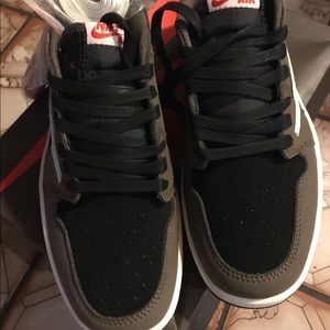 Travis scott jordan 1 low